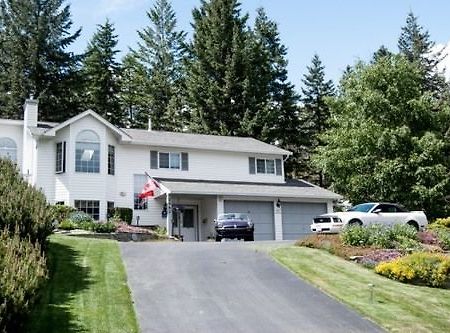 Alexandria House Bed & Breakfast Вест-Келоуна Экстерьер фото