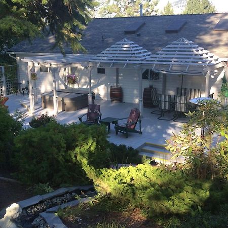 Alexandria House Bed & Breakfast Вест-Келоуна Экстерьер фото