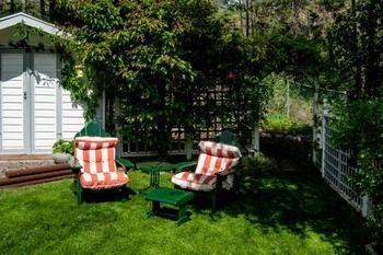 Alexandria House Bed & Breakfast Вест-Келоуна Экстерьер фото