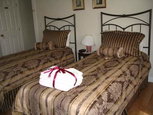 Alexandria House Bed & Breakfast Вест-Келоуна Экстерьер фото