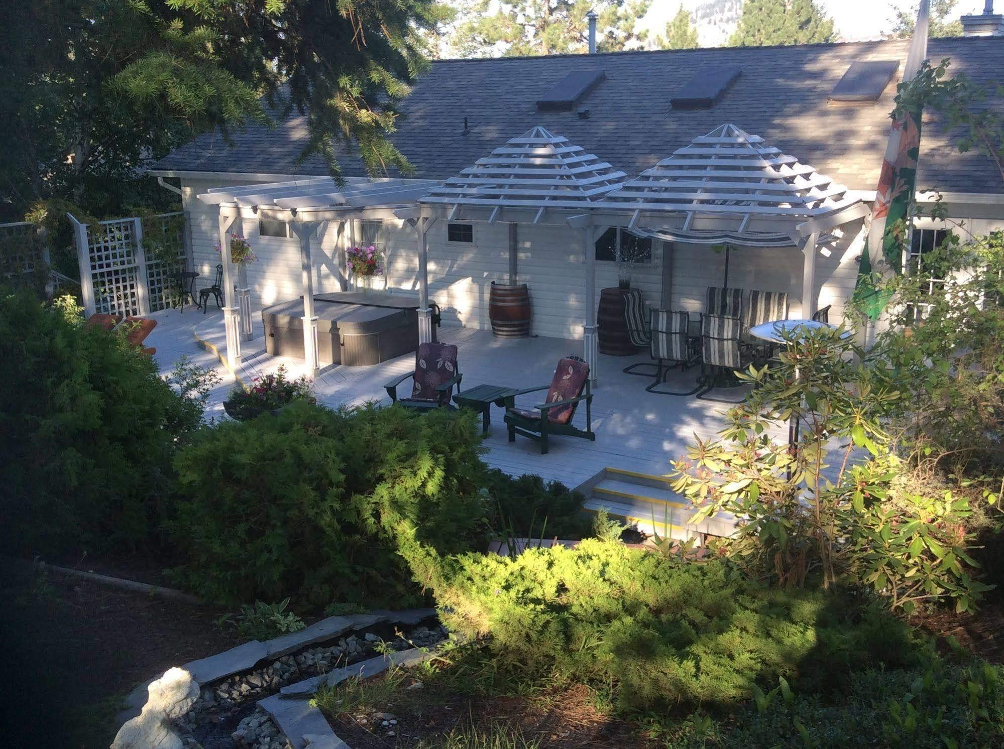 Alexandria House Bed & Breakfast Вест-Келоуна Экстерьер фото